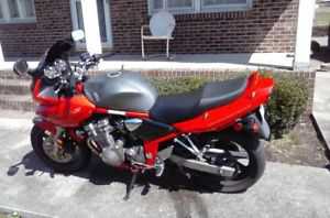 Suzuki GSF600S