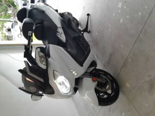 Suzuki AN650L