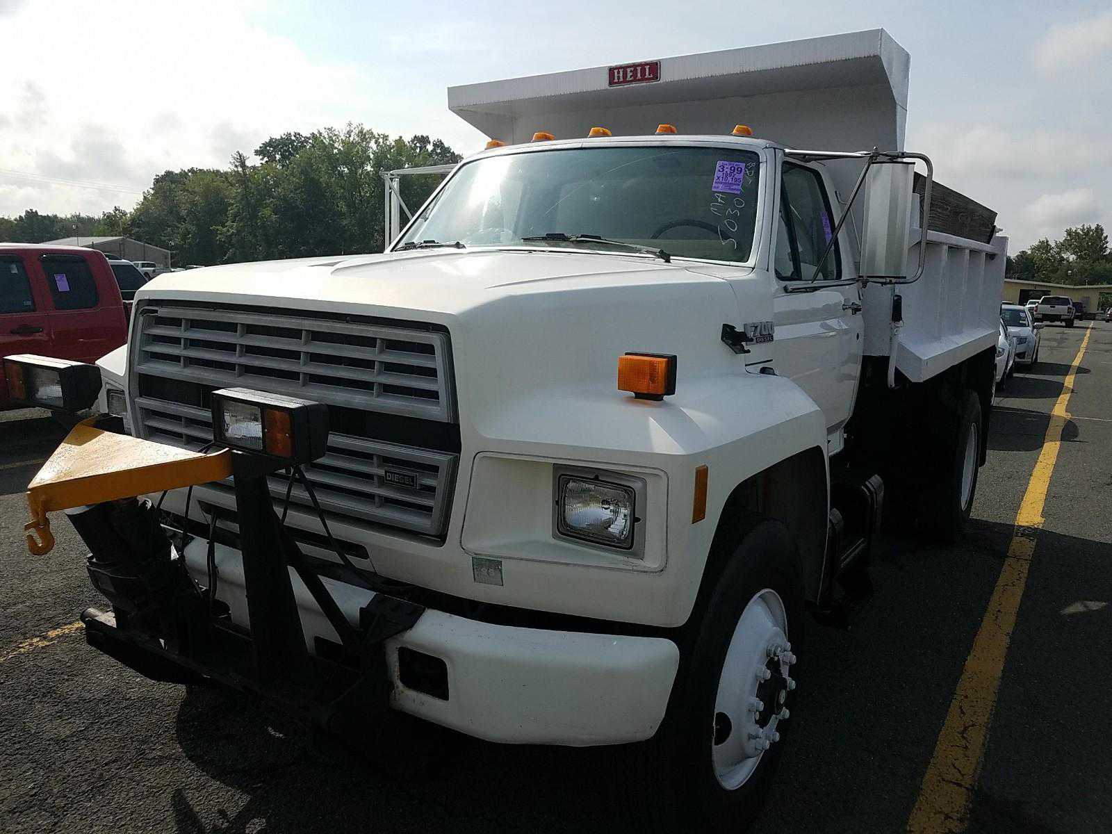 Ford F-700