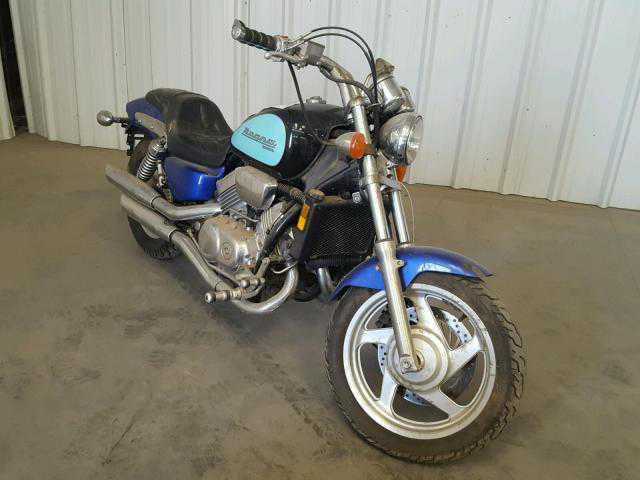 Honda VF750C (MAGNA)