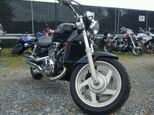 Honda VF750C (MAGNA)