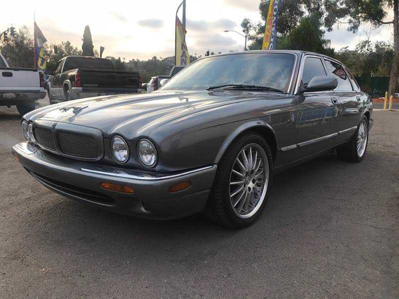 Jaguar XJR