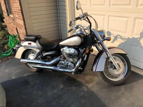 Honda VT750 (Shadow Aero)