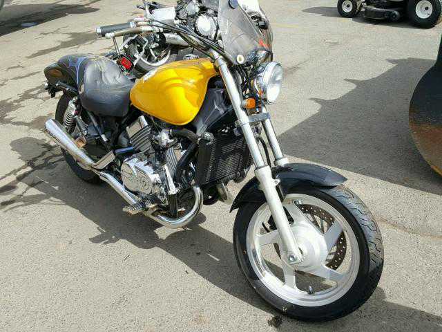 Honda VF750C (MAGNA)