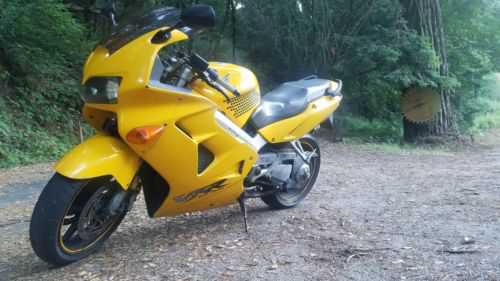 Honda VFR800Fi (INTERCEPTOR)