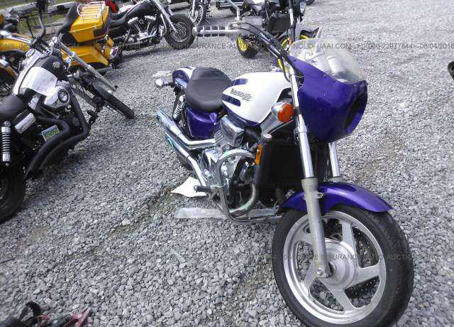 Honda VF750C2 (MAGNA)