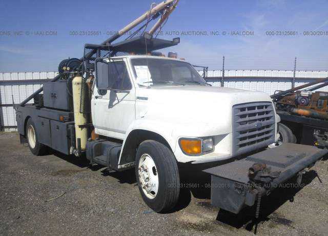 Ford F-700