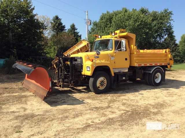 Ford L8000