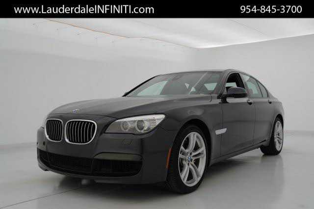 BMW 740i