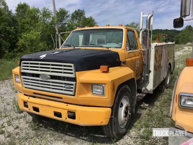 Ford F-700