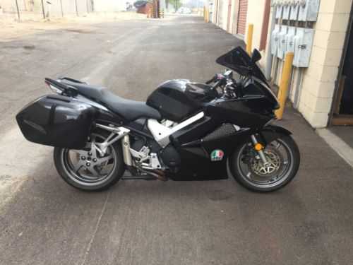 Honda VFR800 (INTERCEPTOR)