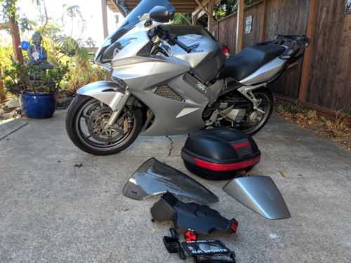 Honda VFR800A (INTERCEPTOR)