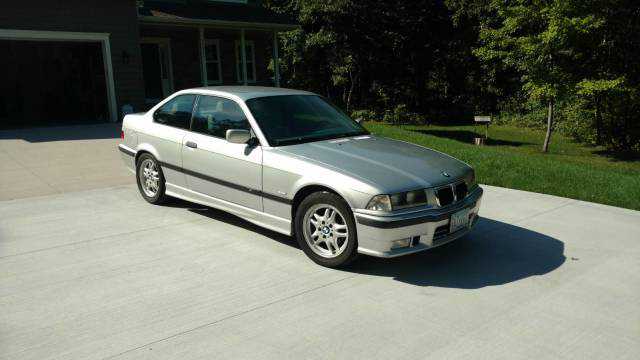 BMW 328iS