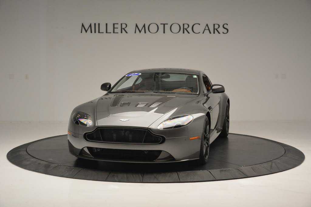 Aston Martin V12 Vantage