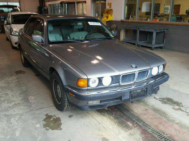 BMW 740i
