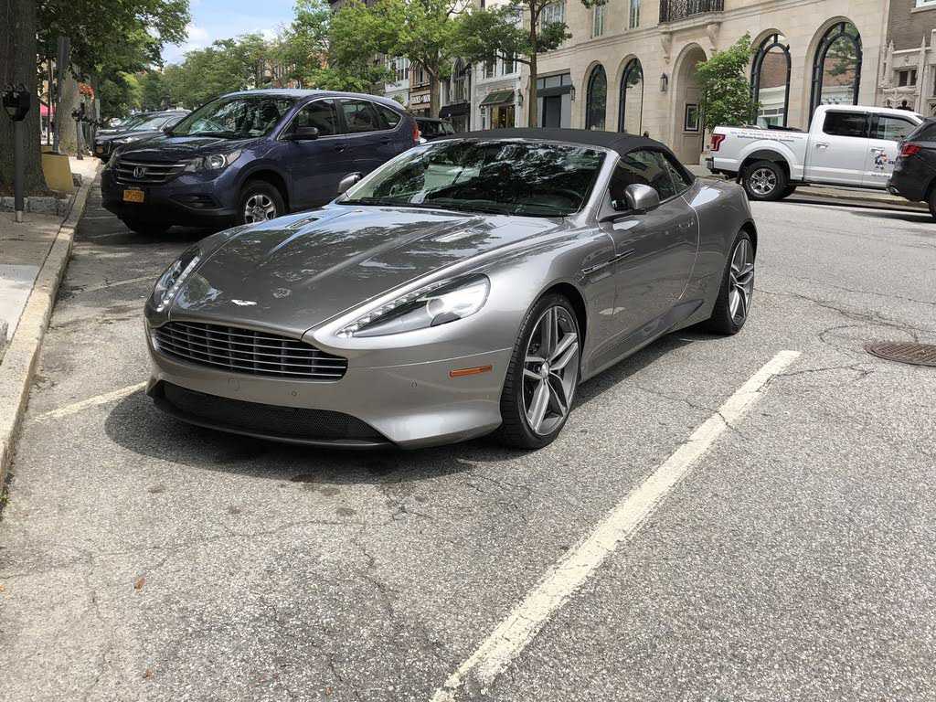 Aston Martin Virage