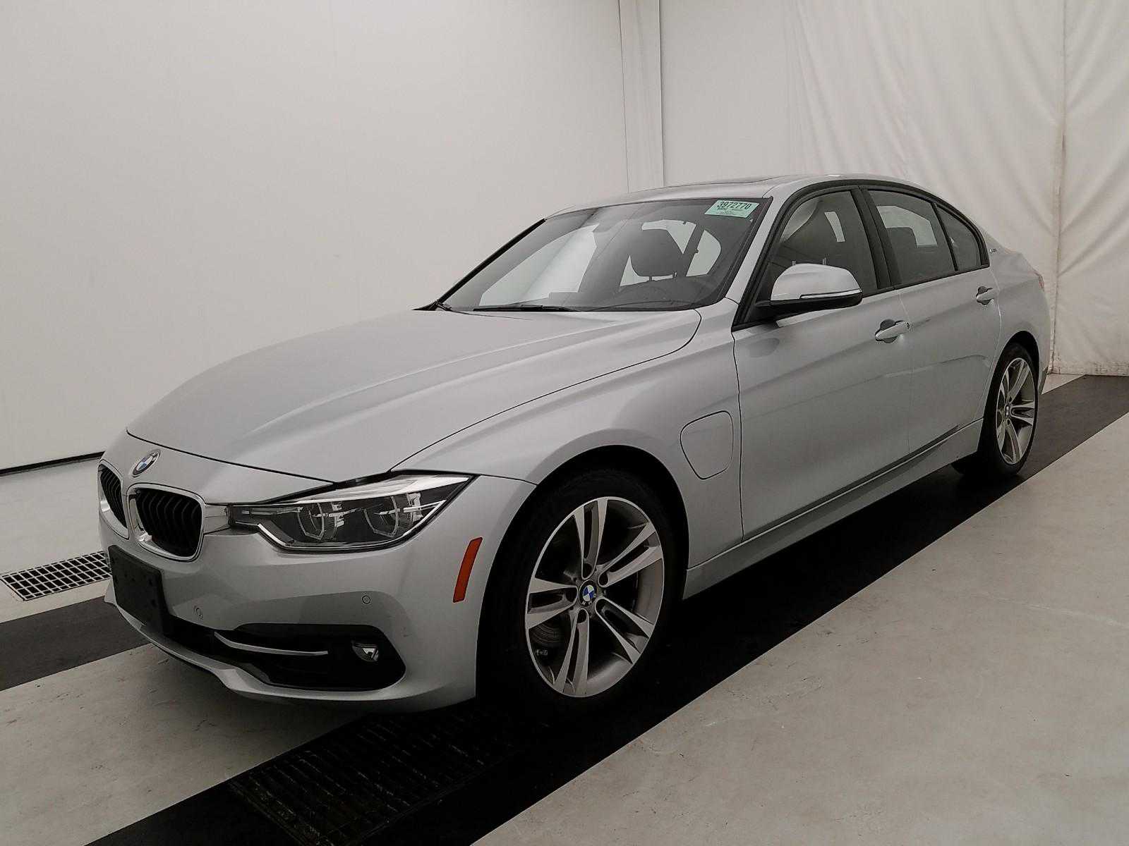 BMW 330e