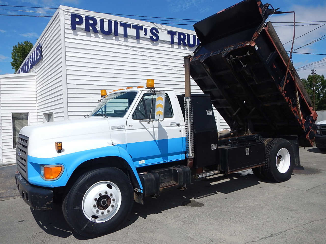 Ford F-800