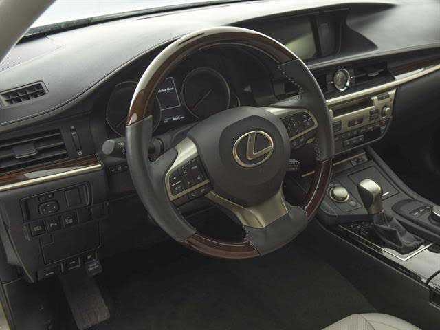2017 Lexus ES