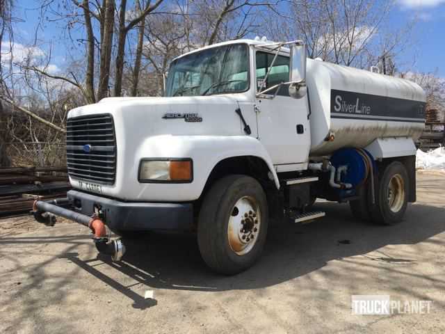 Ford LA9000