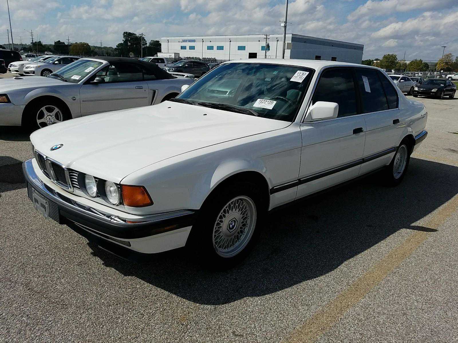 BMW 740i