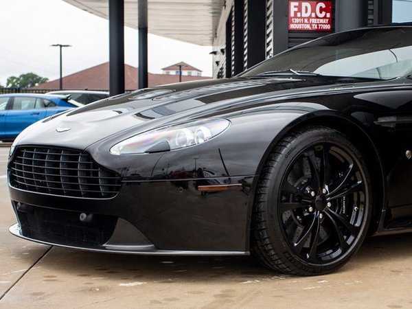 Aston Martin V12 Vantage