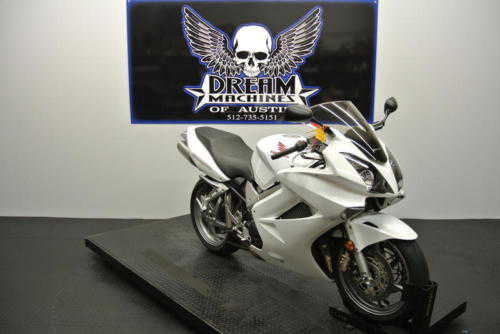 Honda VFR800A (INTERCEPTOR)