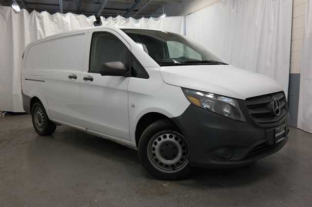 2016 Mercedes-Benz METRIS