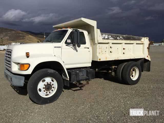 Ford F-700