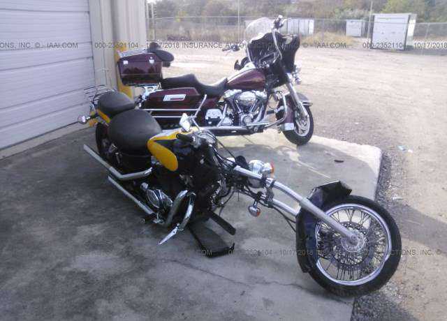 Honda VT1100C2 (SHADOW ACE)