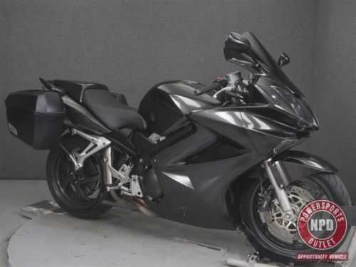 Honda VFR800 (INTERCEPTOR)