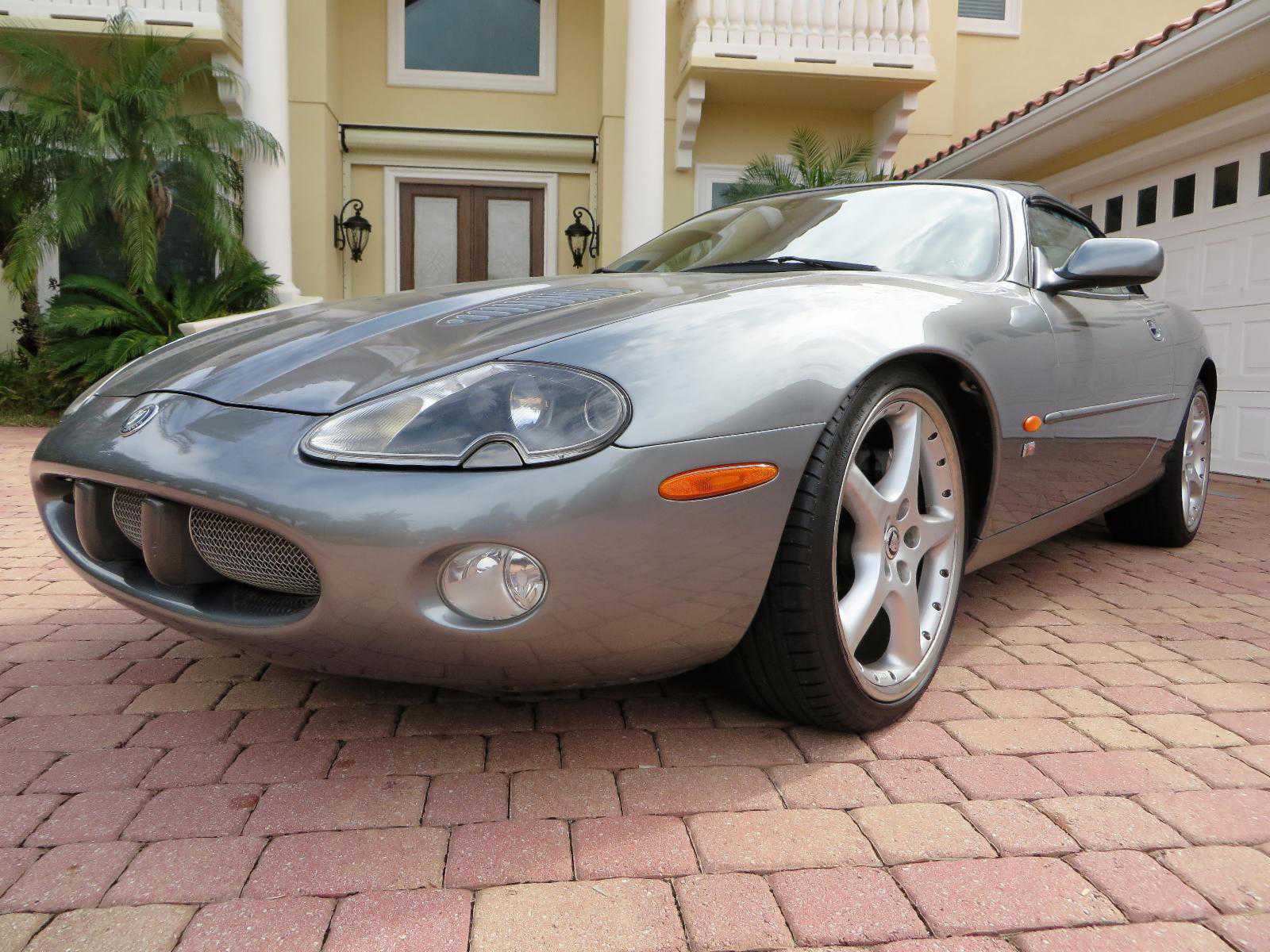 Jaguar XKR