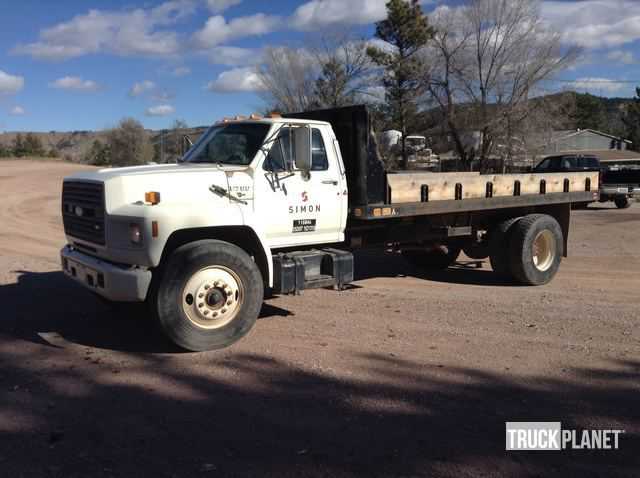 Ford F-700