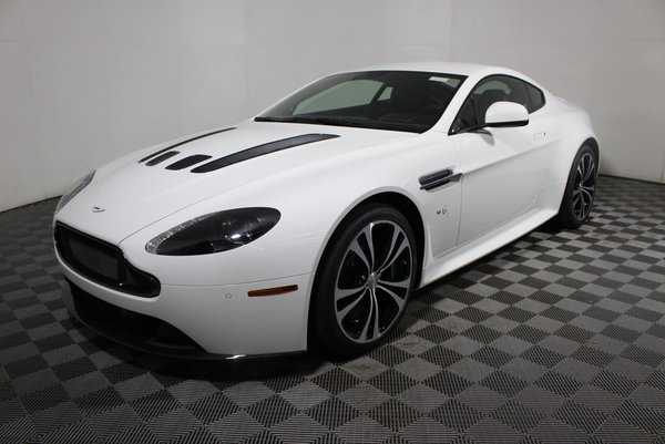Aston Martin V12 Vantage