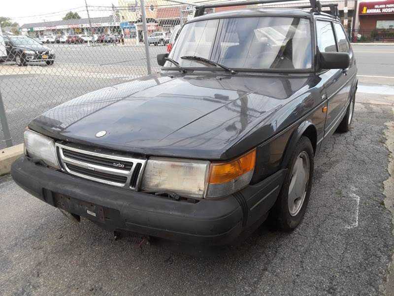 Saab 900