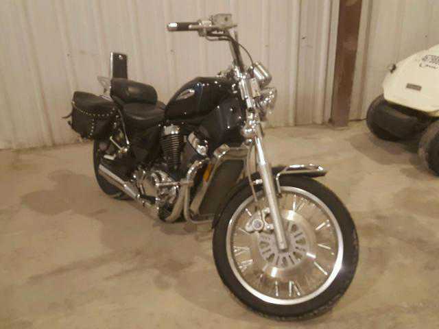 Suzuki VS800