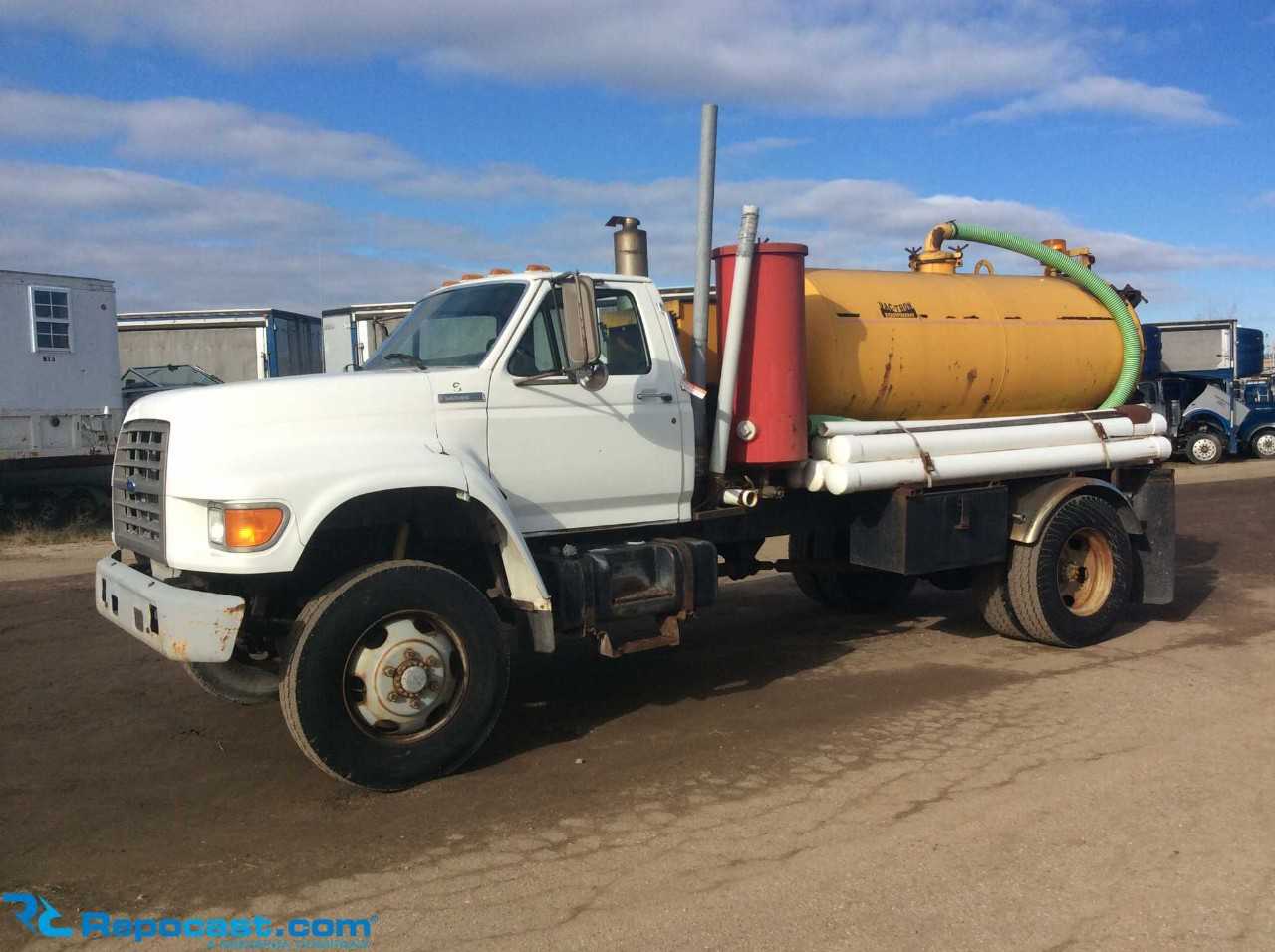 Ford F-700