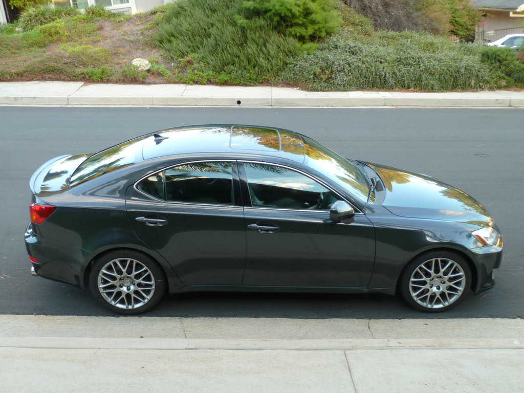 LEXUS