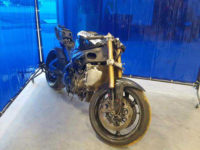 Suzuki SV1000 / SV1000S