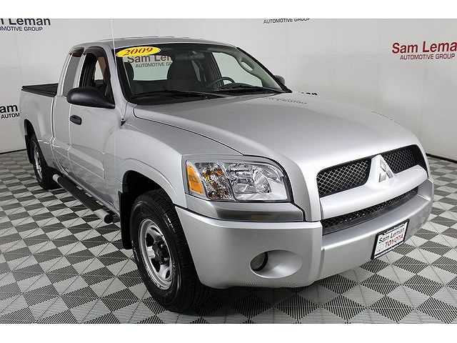 Mitsubishi Raider