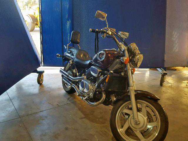 Honda VF750C (MAGNA)