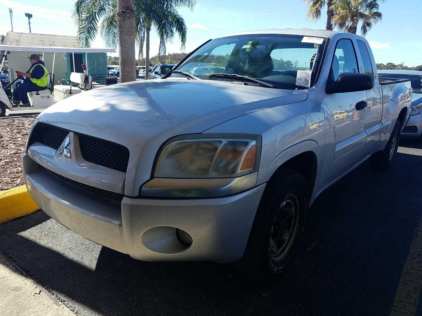 Mitsubishi Raider