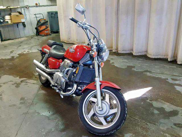 Honda VF750C (MAGNA)