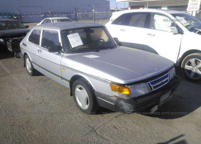 Saab 900