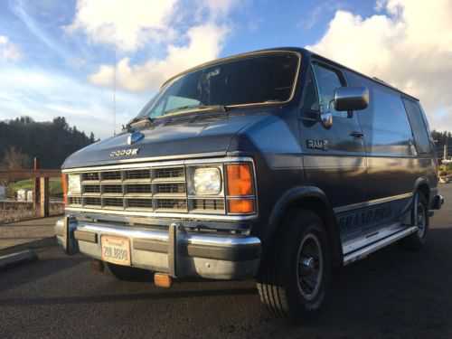 Dodge Ram Van