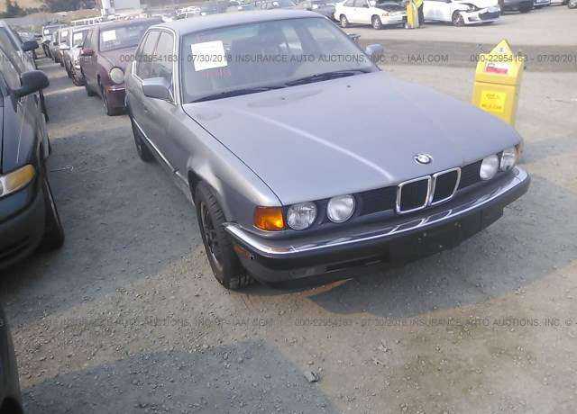 BMW 735i