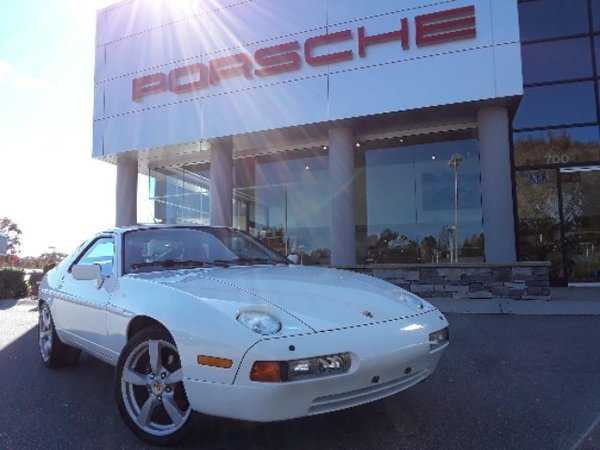 Porsche 928