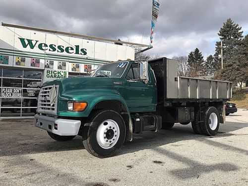 Ford F-700