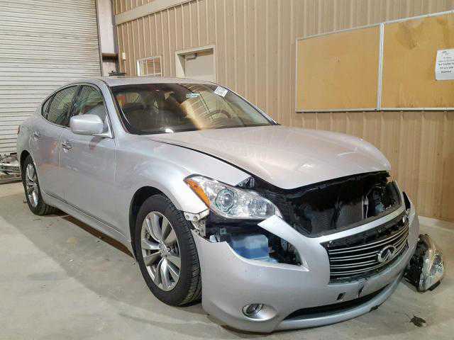 Infiniti M56