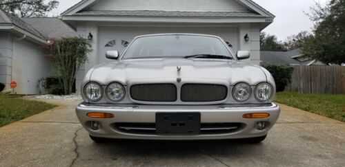 Jaguar XJR